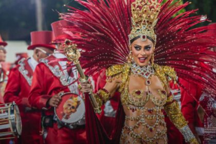 Juliana Paes anuncia saída da Viradouro após título no Carnaval 2026