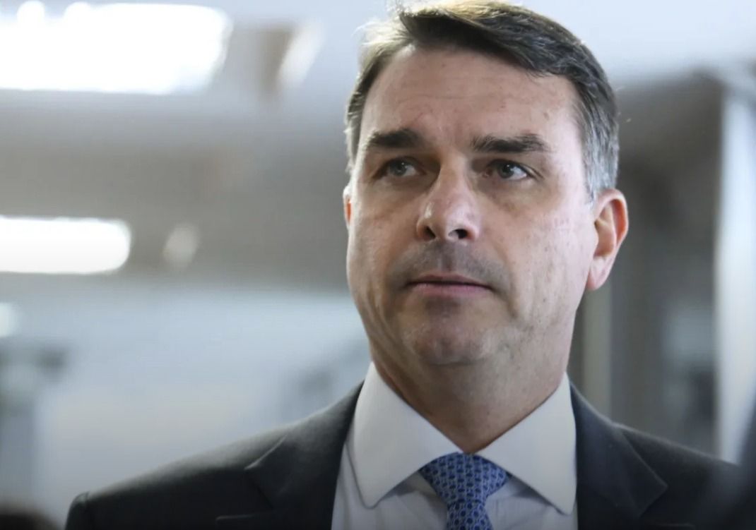 Após crítica dos EUA, Flávio Bolsonaro dispara: “Pix é do Brasil”