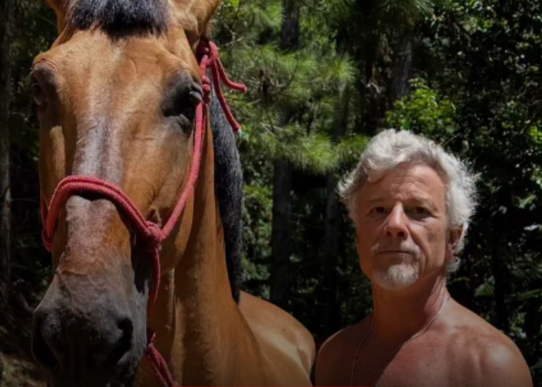ISOLADO! Marcello Novaes abandona cidade e adota vida no campo