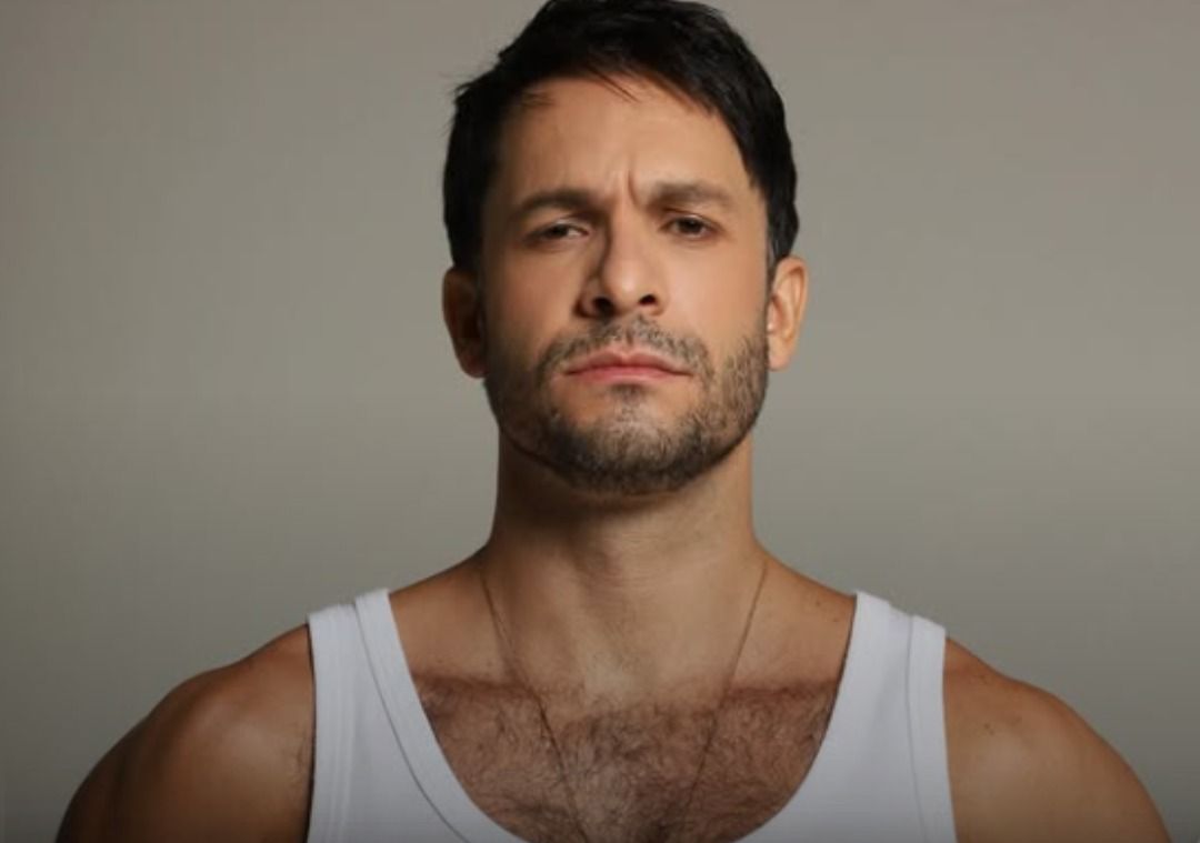 DIFERENTÃO! Rainer Cadete será dermatologista especialista em “bumbum de pêssego” em nova novela