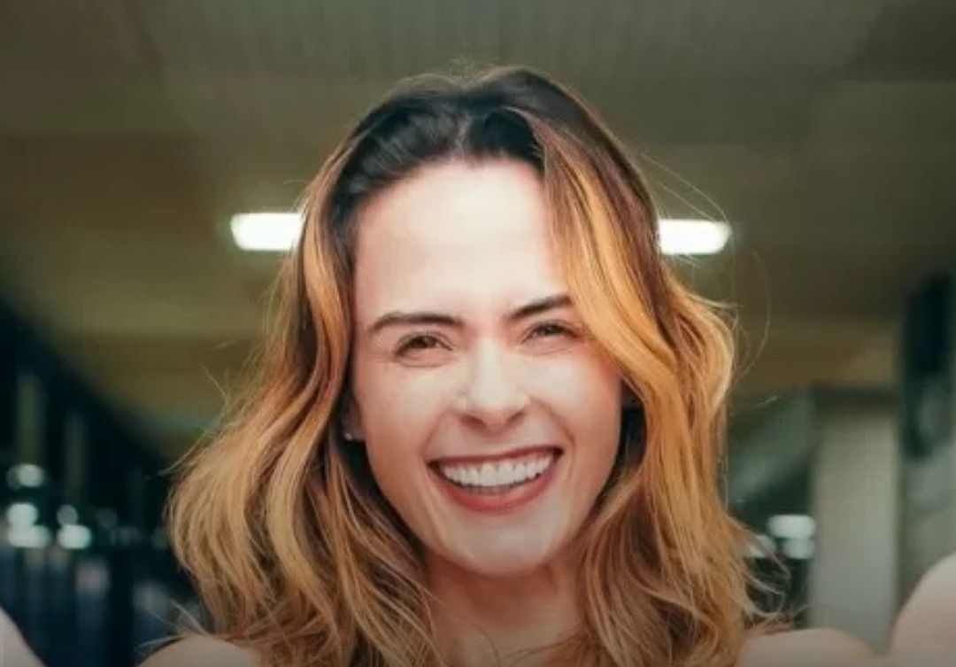 ESTREIA! Ana Paula Renault é confirmada no Saia Justa.