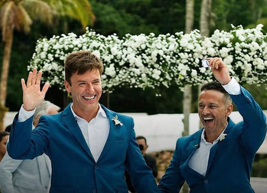 CASAMENTO! Ex-repórter do Mais Você oficializa união no Rio.