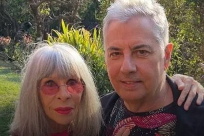 FIDELIDADE! Viúvo de Rita Lee mantém altar com cinzas e descarta novo amor