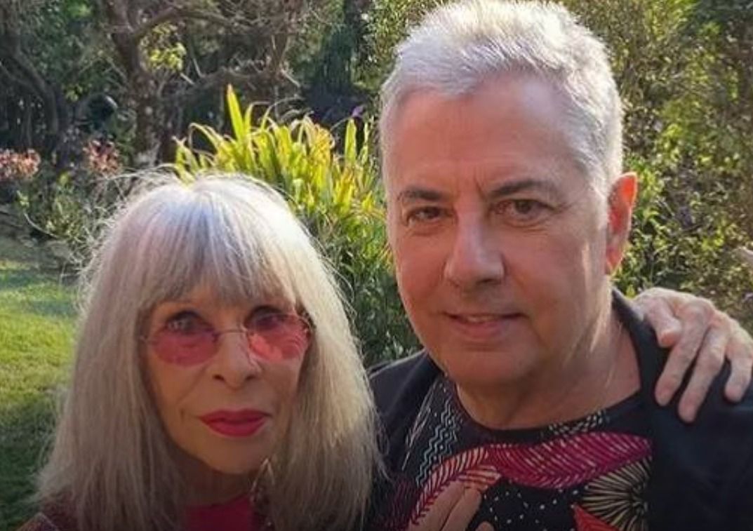 FIDELIDADE! Viúvo de Rita Lee mantém altar com cinzas e descarta novo amor