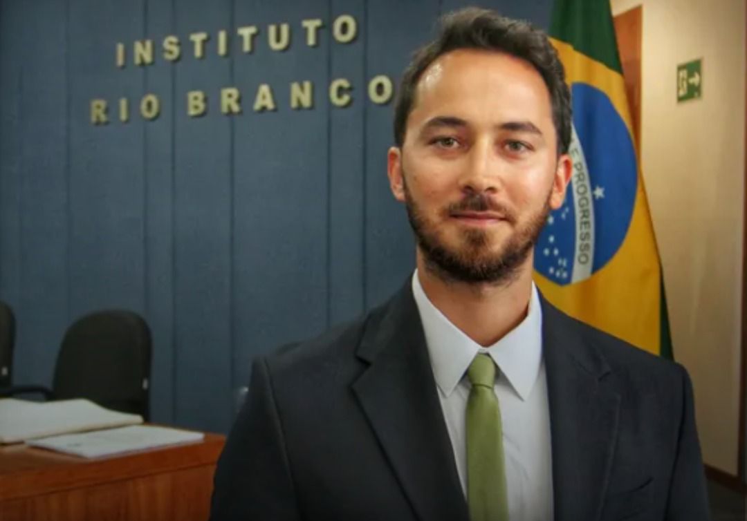 VIRADA! Gabriel Falcão se forma diplomata e já tem destino fora do Brasil