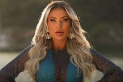 REVOLTA! Andressa Urach tem outdoor barrado no Mercadão de Madureira.